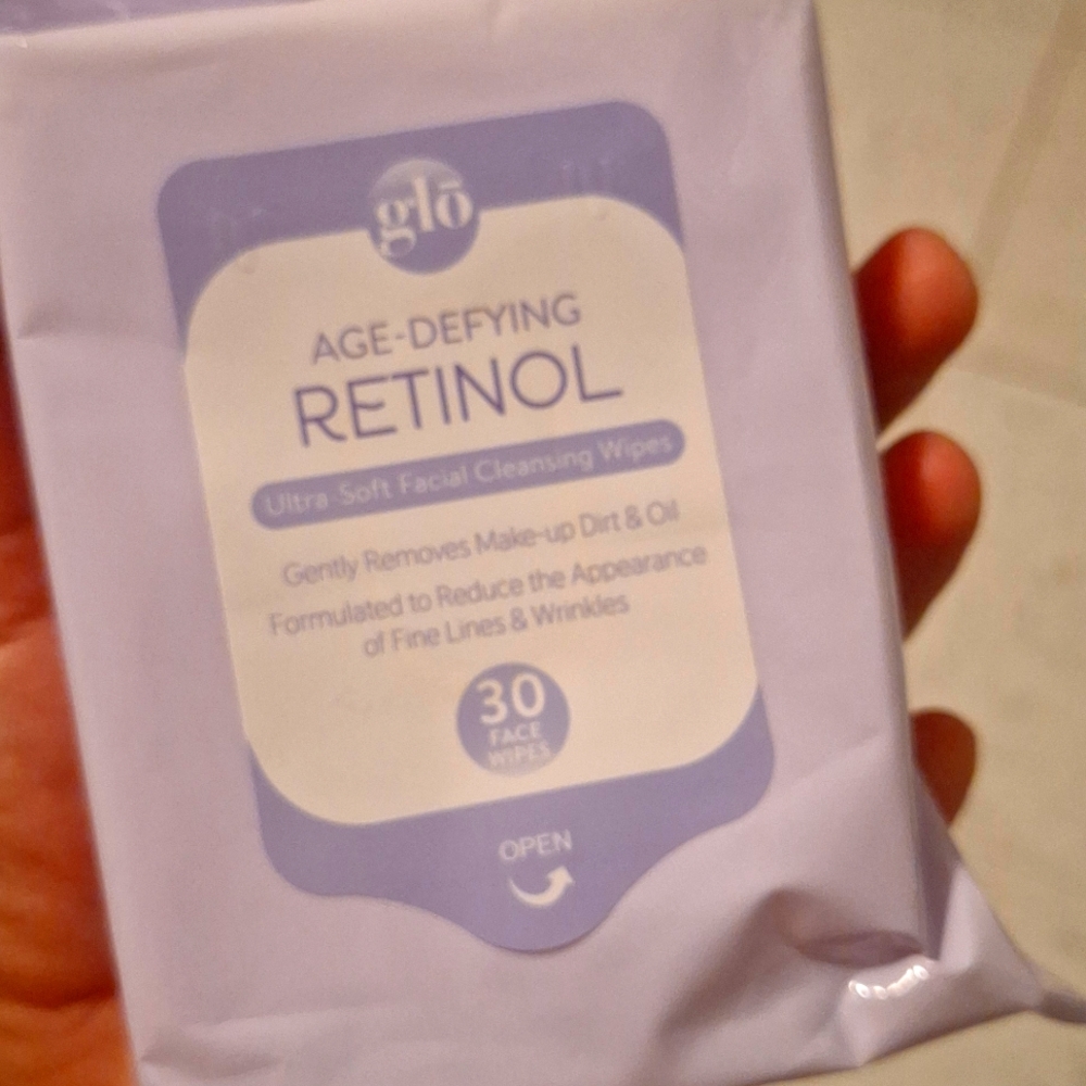 Makecup wipes.
